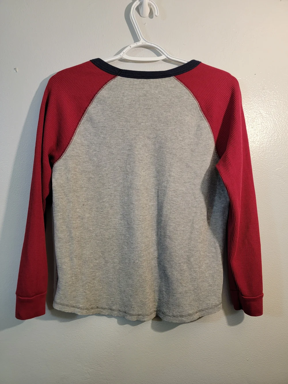 Old Navy Kids Long-Sleeve Raglan Thermal Shirt - Red and Gray